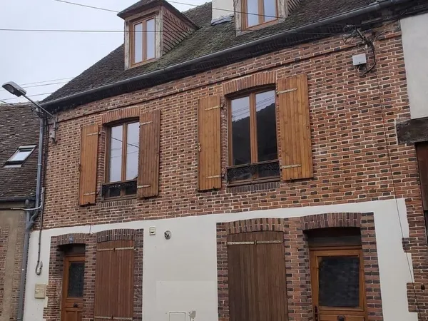 Maison renovée sans travaux quartier calme proche centre ville 