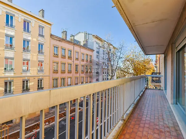 T4 - 84 m² - BALCON - GARAGE - SECTEUR FÉLIX FAURE / PLACE DES MAISONS NEUVES 