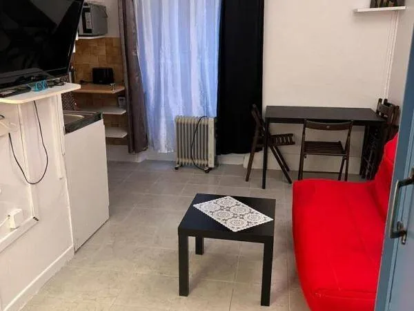 Studio 1 pièce 20 m² 