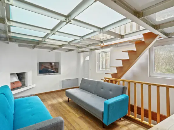 Paris 18ème - Montmartre: Maisonnette indépendante de 58 m² sur 3 niveaux. 
