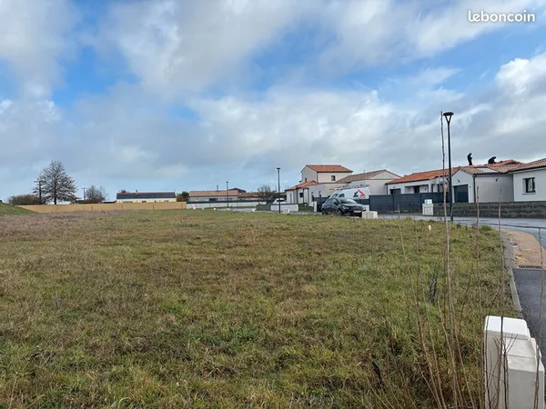Terrain 336 m² LE LOROUX BOTTEREAU 