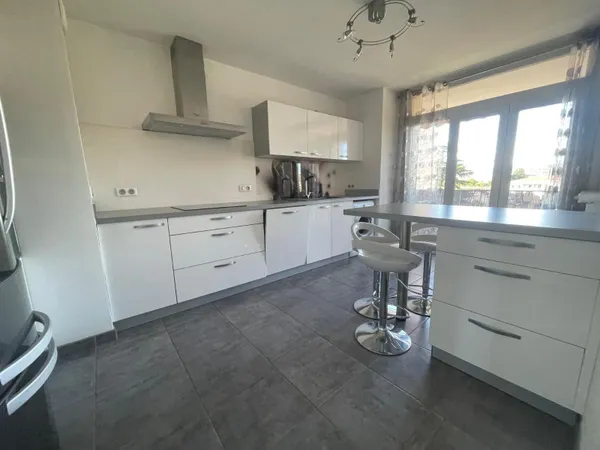 Appartement 4 pièces 80 m² 