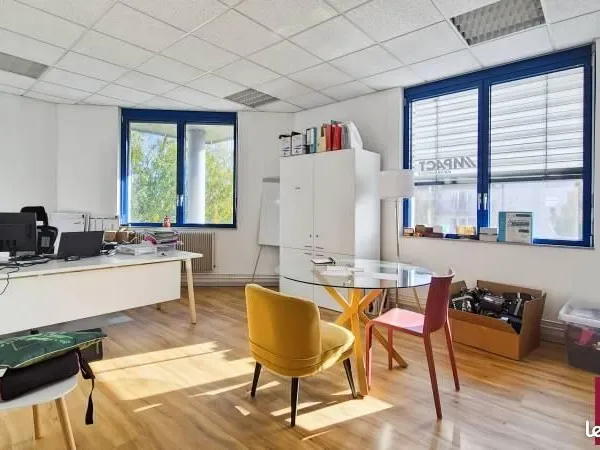 Local commercial 192 m² 
