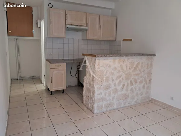 Studio 1 pièce 20 m² 