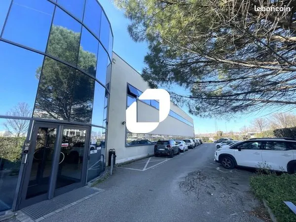 Bureaux 295 m² 