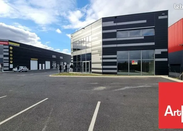 Local professionnel 407 m² 