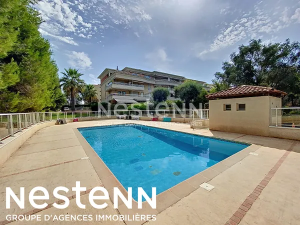 Appartement 2 pièces 45.2 m2 - Box - Terrasse - Piscine 