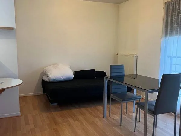 Studio 1 pièce 27 m² 