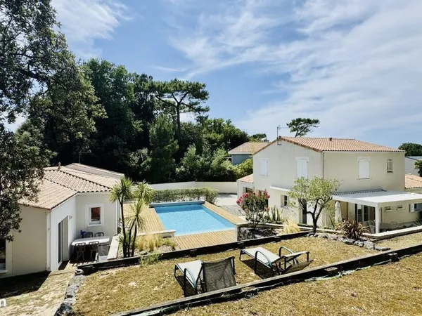 Maison 11 pièces 274 m² 
