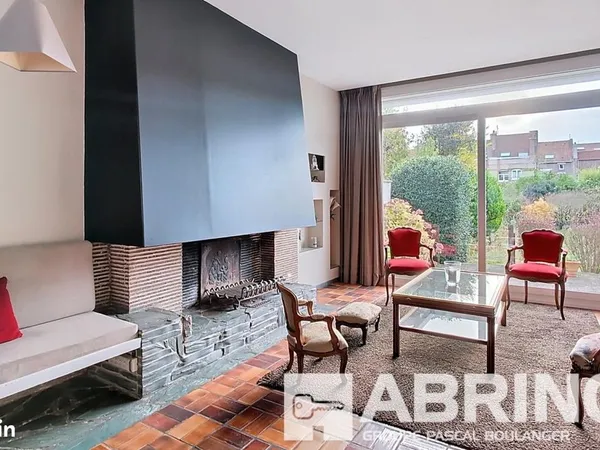 Maison 7 pièces 300 m² 