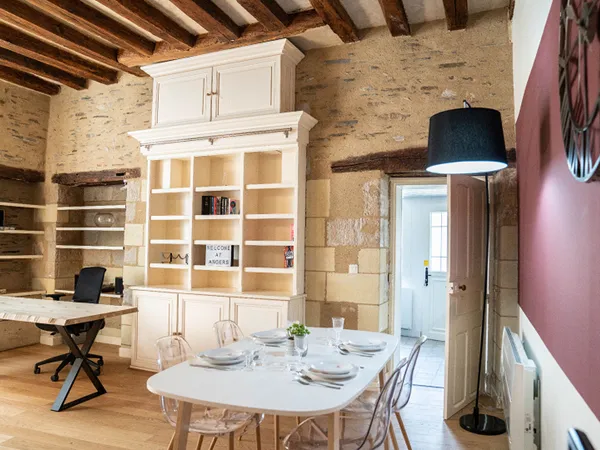 Appartement à Angers secteur Gare/ Château de 2 pièces de 63m² avec parking 