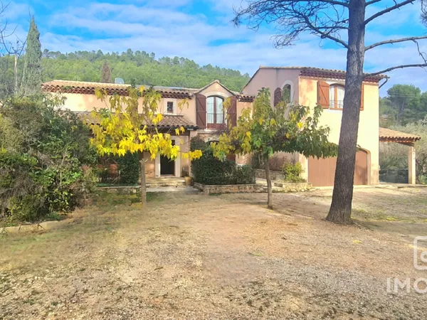 Maison T7 de 193m2 - 2580m2 de terrain 