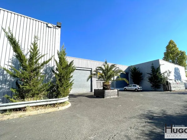 BORDEAUX LAC- ROCADE SORTIE 4- PROCHE TRAM C- STADE ATLANTIQUE- ENTREPÔT COMMERCIAL: 3 LOTS 1700M² 