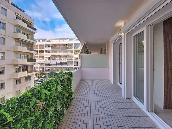 2 Pièces avec Terrasse - Musiciens 
