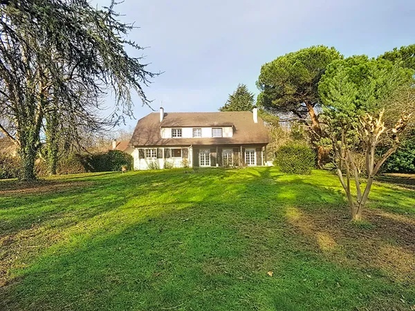 Maison Billere 10 pièce(s) 245 m2 