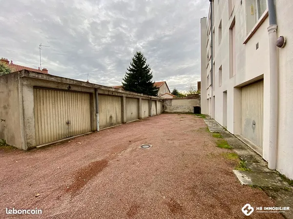 Parking/box 15 m² ROANNE 