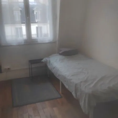 Chambre de service meublée ascenseur 