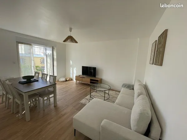 Appartement T4 lumineux - Balcon vue mer - Refait à neuf 