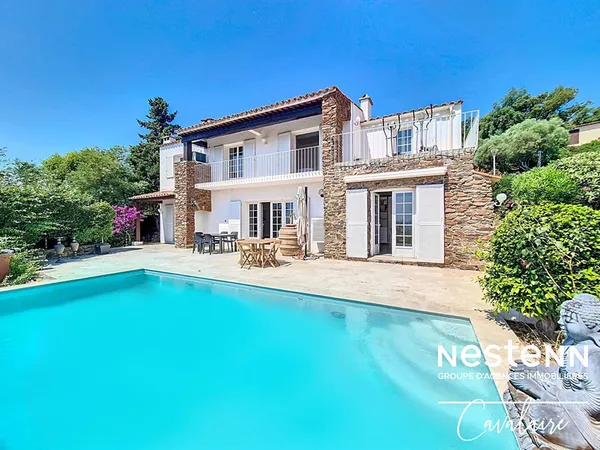 Maison Cavalaire-sur-mer 4 pièces 180 m2 vue mer et piscine 