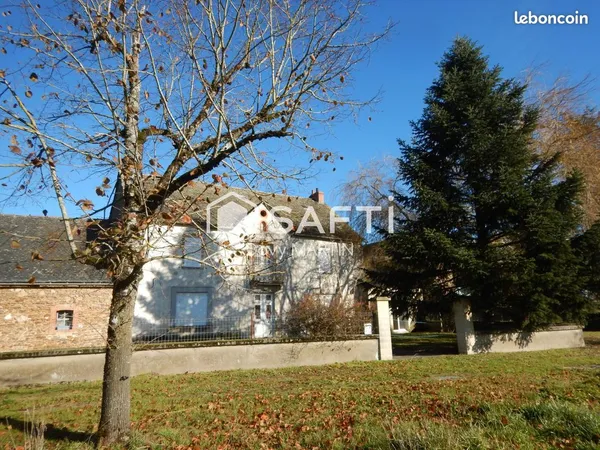 Maison 8 pièces 216 m² 