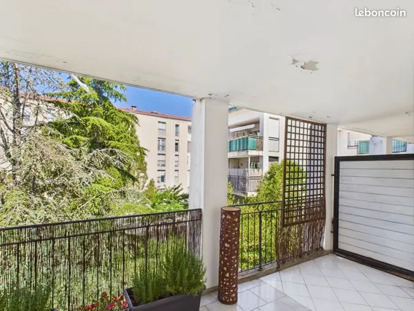 Appartement lumineux 3 pièces avec terrasse - Résidence sécurisée - Aix-en-Provence 