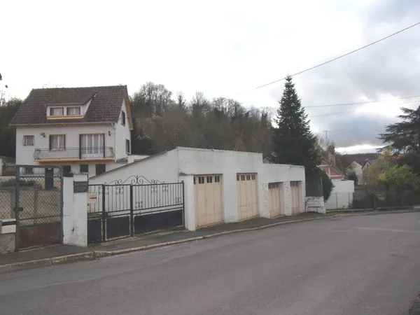 La Ferté sous Jouarre, proche toutes commodités à pied, maiosn en bon état 