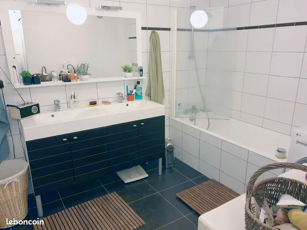 Location F3 Nancy Ravinelle 