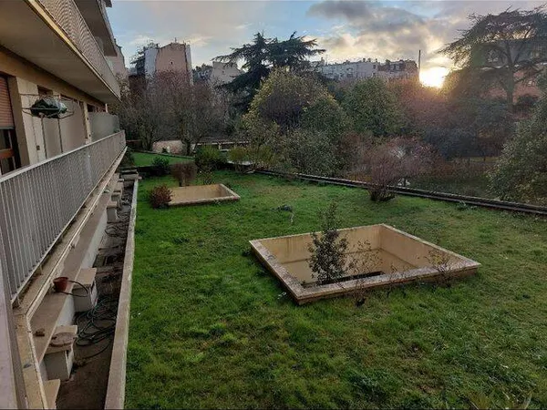 Studio 1 pièce 32 m² 