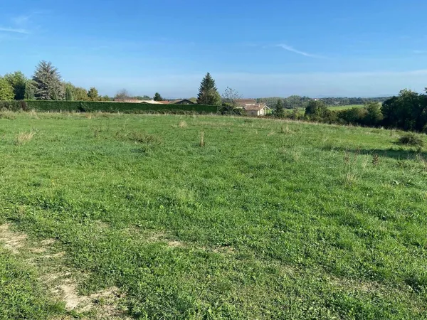 Terrain en individuel 240 m² 