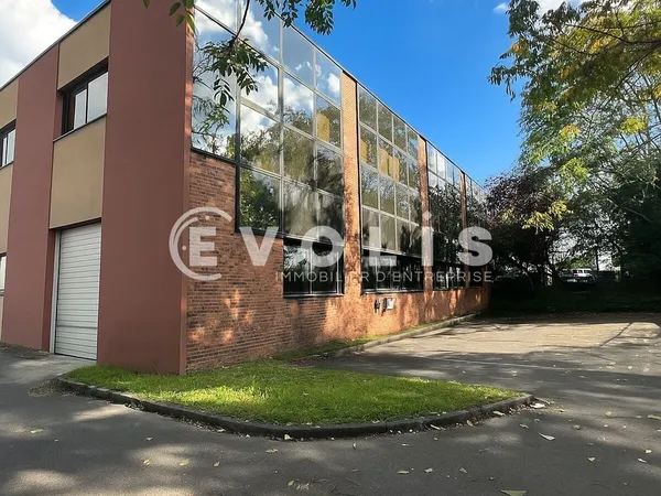BATIMENT INDEPENDANT - 1 139 m² non divisibles 