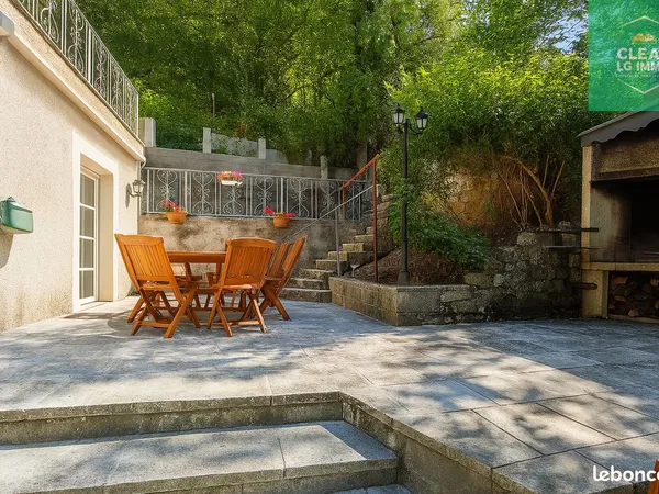 Propriété 6 pièces 170 m² 