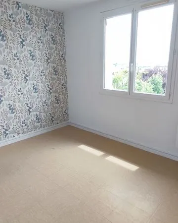 Maison 3 chambre merci de bien lire l'annonce 
