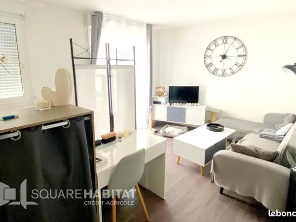 Studio 1 pièce 28 m² 