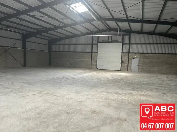 Local d'activité 931 m² 