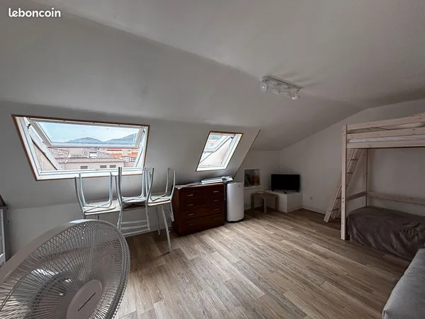Studio 1 pièce 30 m² 