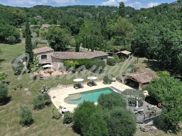 Proche Village - Demeure De Charme De 280 M² Avec 4 Chambres 