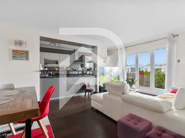 7 mns gare à pieds Appartement Chatou 3 pièces 82 m2 zvec balcon 