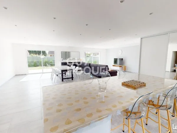 Maison 5 pièces 206 m² 