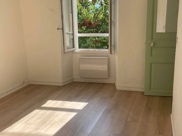 Loue appartement de 51m² à La Penne 06260 