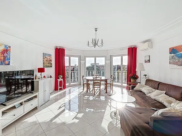Appartement 3 pièces 84 m² 