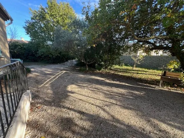 ENTRAIGUES SUR LA SORGUES 