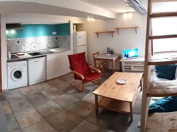 Duplex meublé centre Volonne 