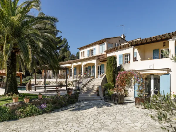 Villa de charme de 260 m2 au Rouret 