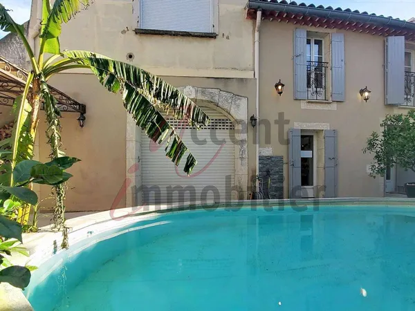 Maison 6 pièces 202 m² 