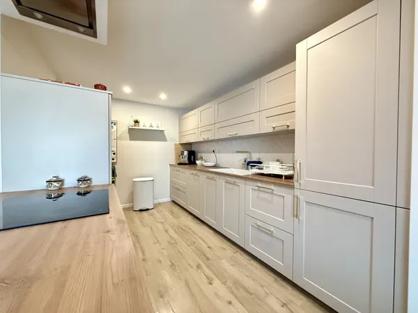 Maison de lotissement semi-individuelle refaite à neuf 