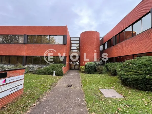Bureaux - A LOUER - 107 m² 