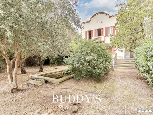 Maison 6 pièces 220 m² 
