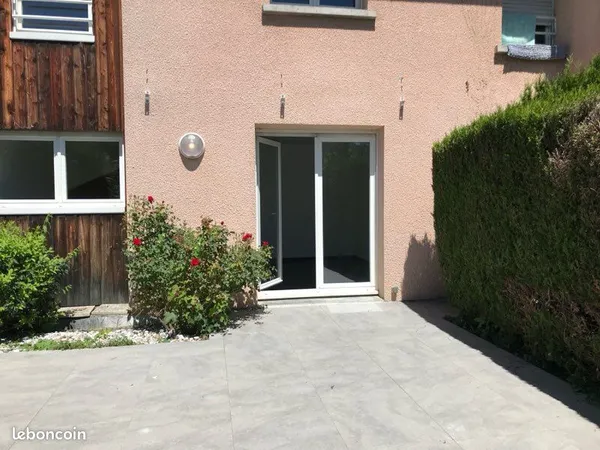 À louer : Maison mitoyenne 2 avec garage, jardin clos et terrasse - Rare sur le secteur 