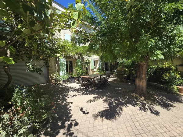 Maison 11 pièces 275 m² 
