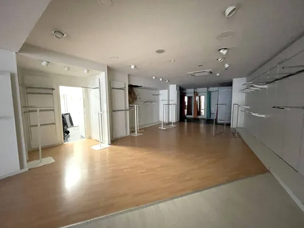 Local commercial 122 m² 